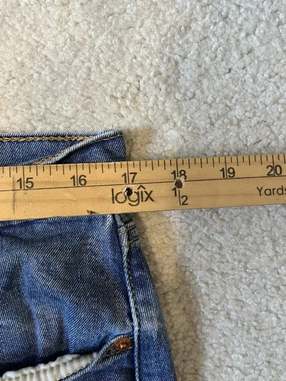 Levi's 505 Men's Blue Jeans 34x30 (34x32 Tag) Regular Straight Medium Wash Denim